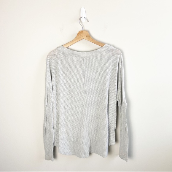 Calson Light Gray Long Sleeve V-neck Front Tie Blouse - Picture 5 of 5